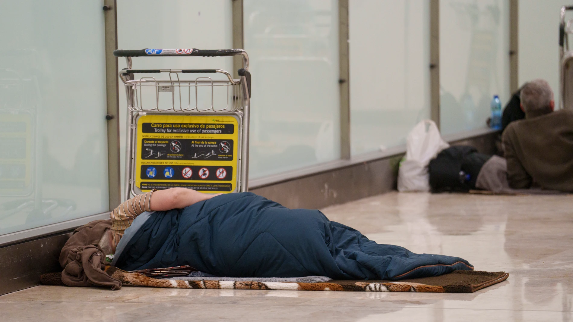 Personas sin techo al Aeropuerto de Madrid Barajas