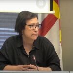 La 5 teniente de alcalde del Ayuntamiento de Barcelona, Raquel Gil, durante la Comisión de Economía del 21 de mayo de 2025.