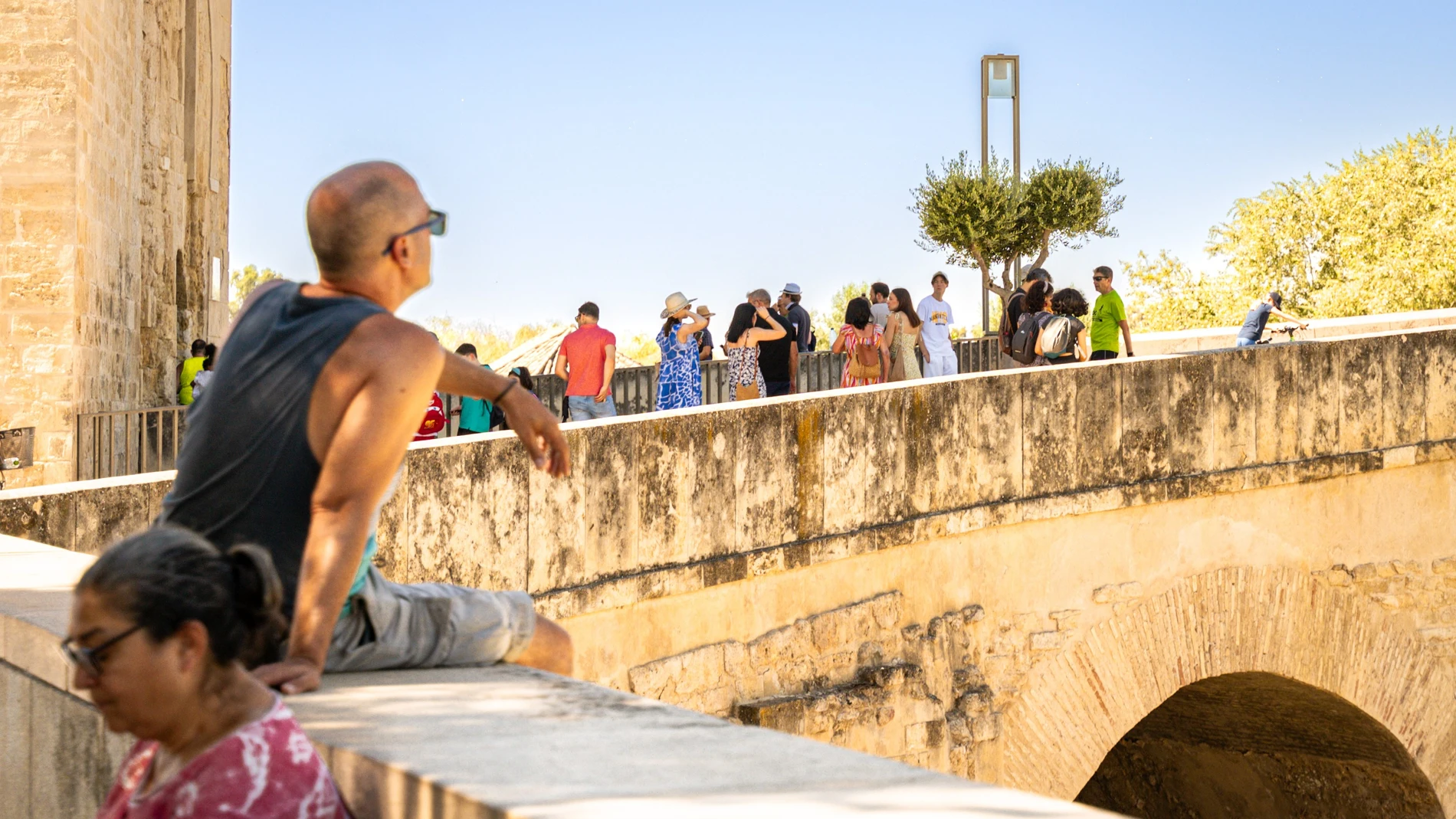 Nubes en la zona oriental de Andalucía y más calor en la occidental