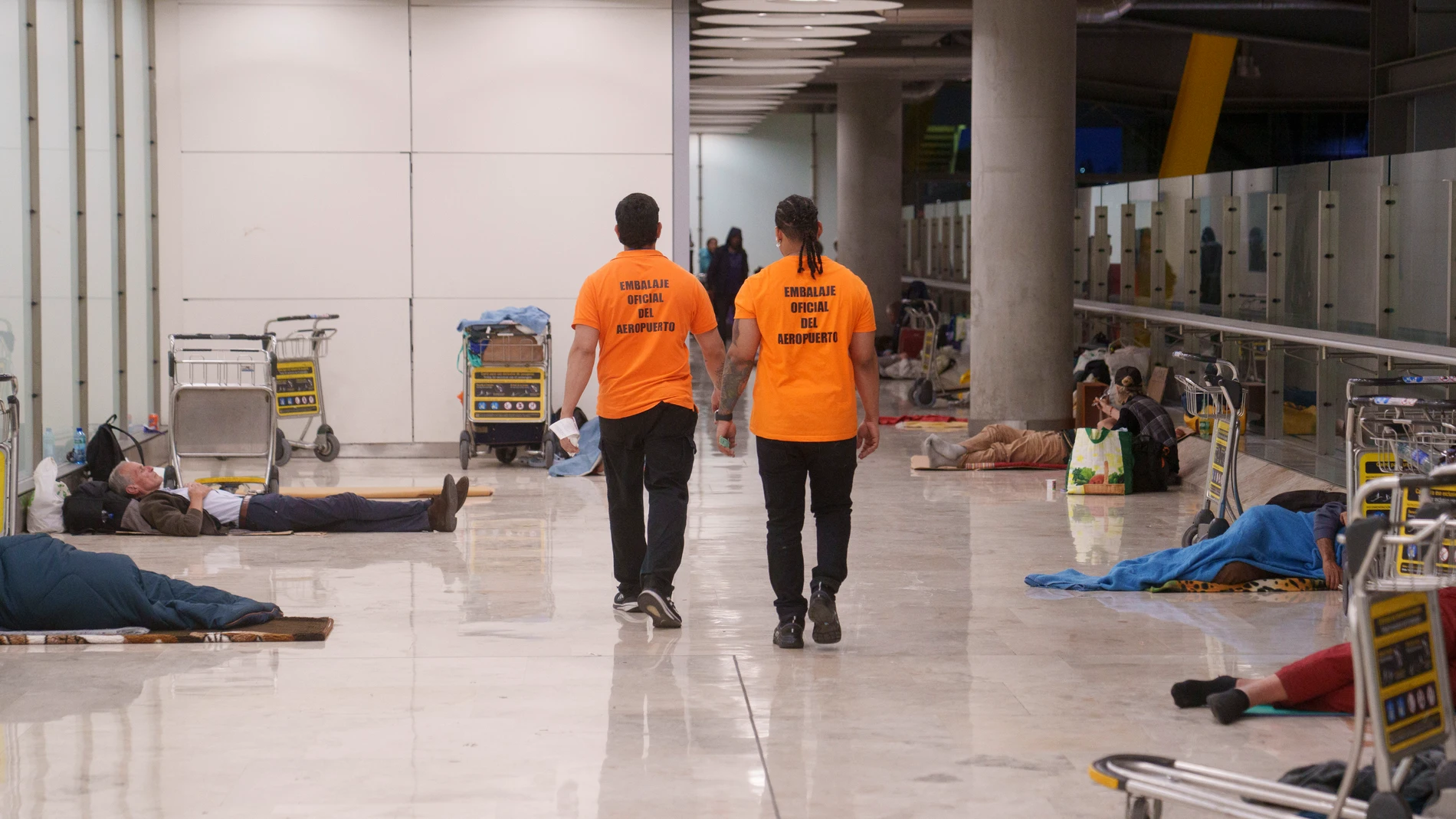Personas sin techo al Aeropuerto de Madrid Barajas