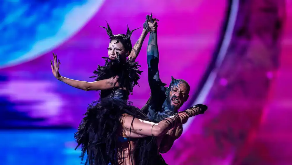 Bambie Thug interpreta 'Doosmday Blue' en Eurovisión 2024'