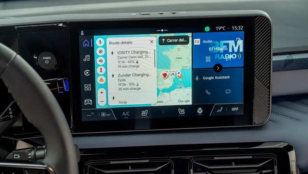 Pantalla central del Nissan Micra