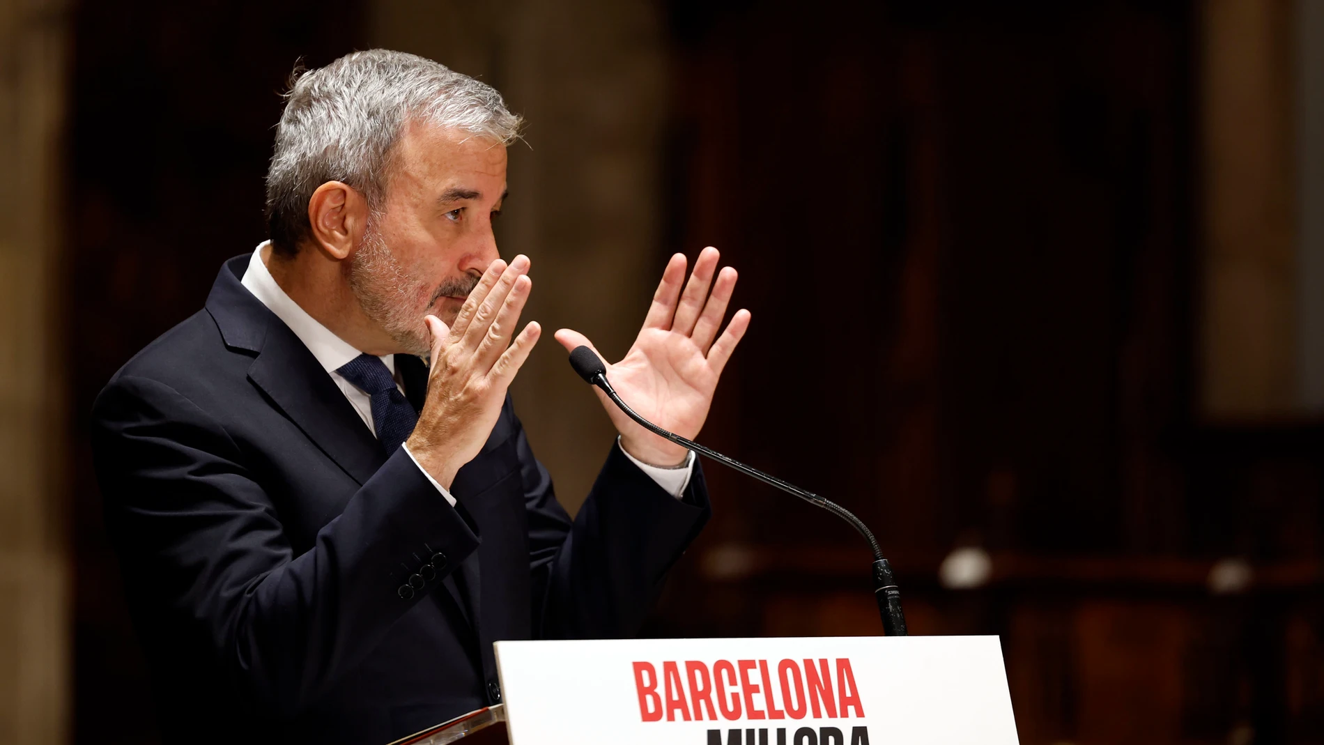 GRAFCAT8538. BARCELONA, 21/05/2025.- El alcalde de Barcelona, Jaume Collboni, durante la comparecencia ante los medios que ha ofrecido este miércoles para hacer balance de los primeros dos años de gobierno en la que ha destacado que el nivel de cumplimiento del plan de mandato es del 85%, "muy alto y estamos en el buen camino". EFE/Toni Albir