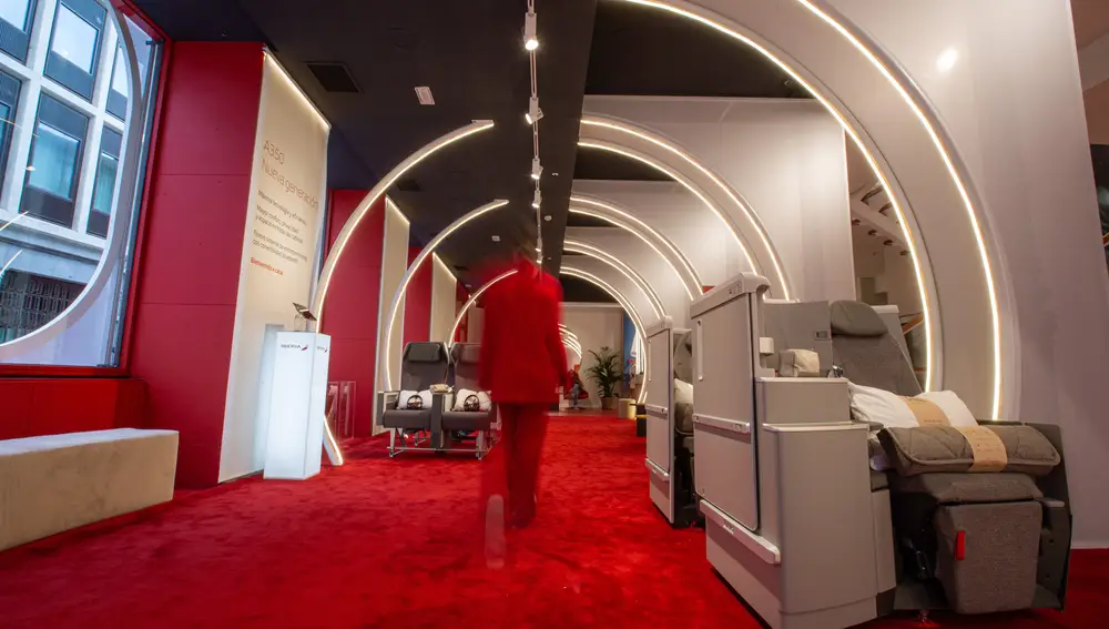 Popup de Iberia de 1000 metros cuadrados ubicada en el Espacio Cultural Serrería Belga, junto al Paisaje de la Luz