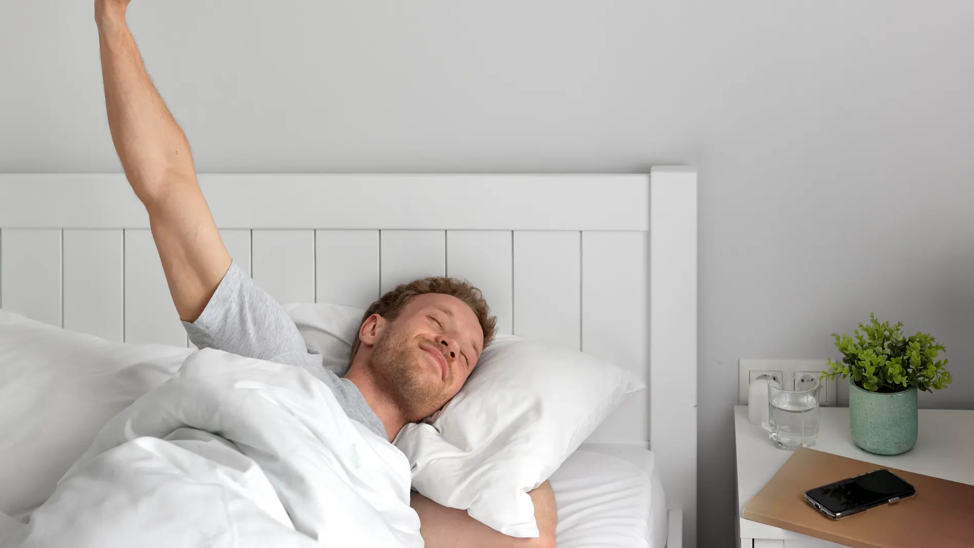Si te despiertas a la misma hora todas las mañanas sin alarma, la psicología dice que probablemente exhibes estos 8 rasgos