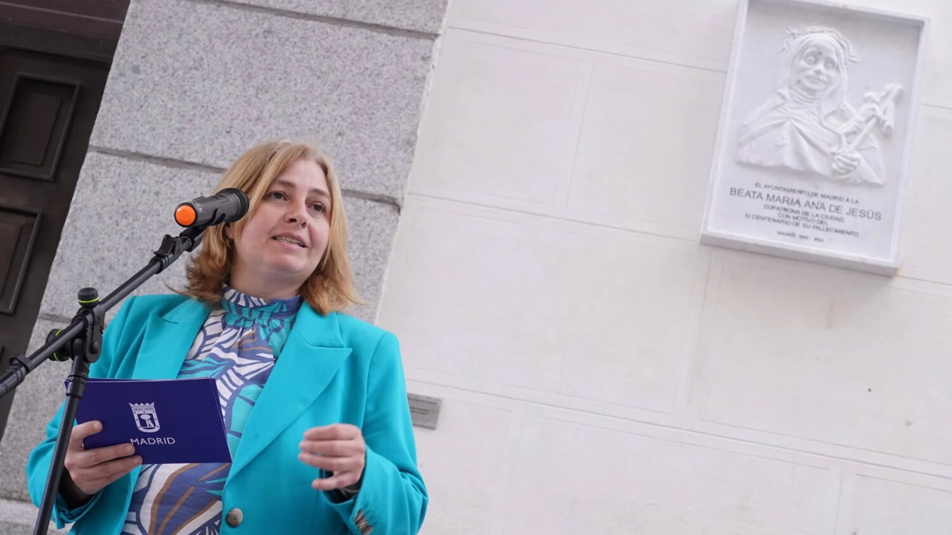 Inauguran una placa en homenaje a la beata María Ana de Jesús, copatrona de la capital