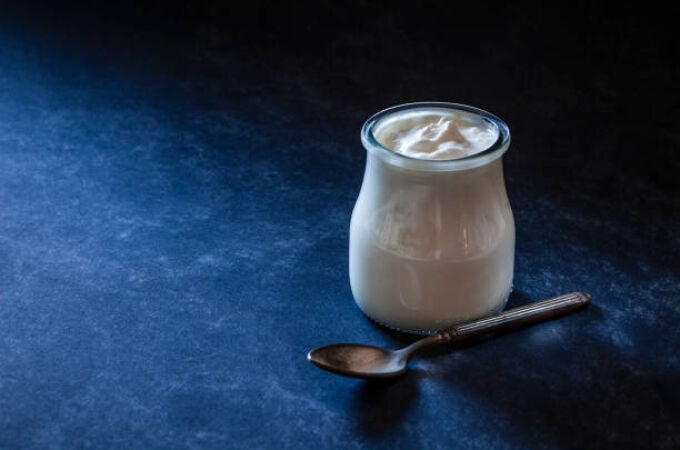 ¿Por qué deberías comer yogur griego por la mañana?