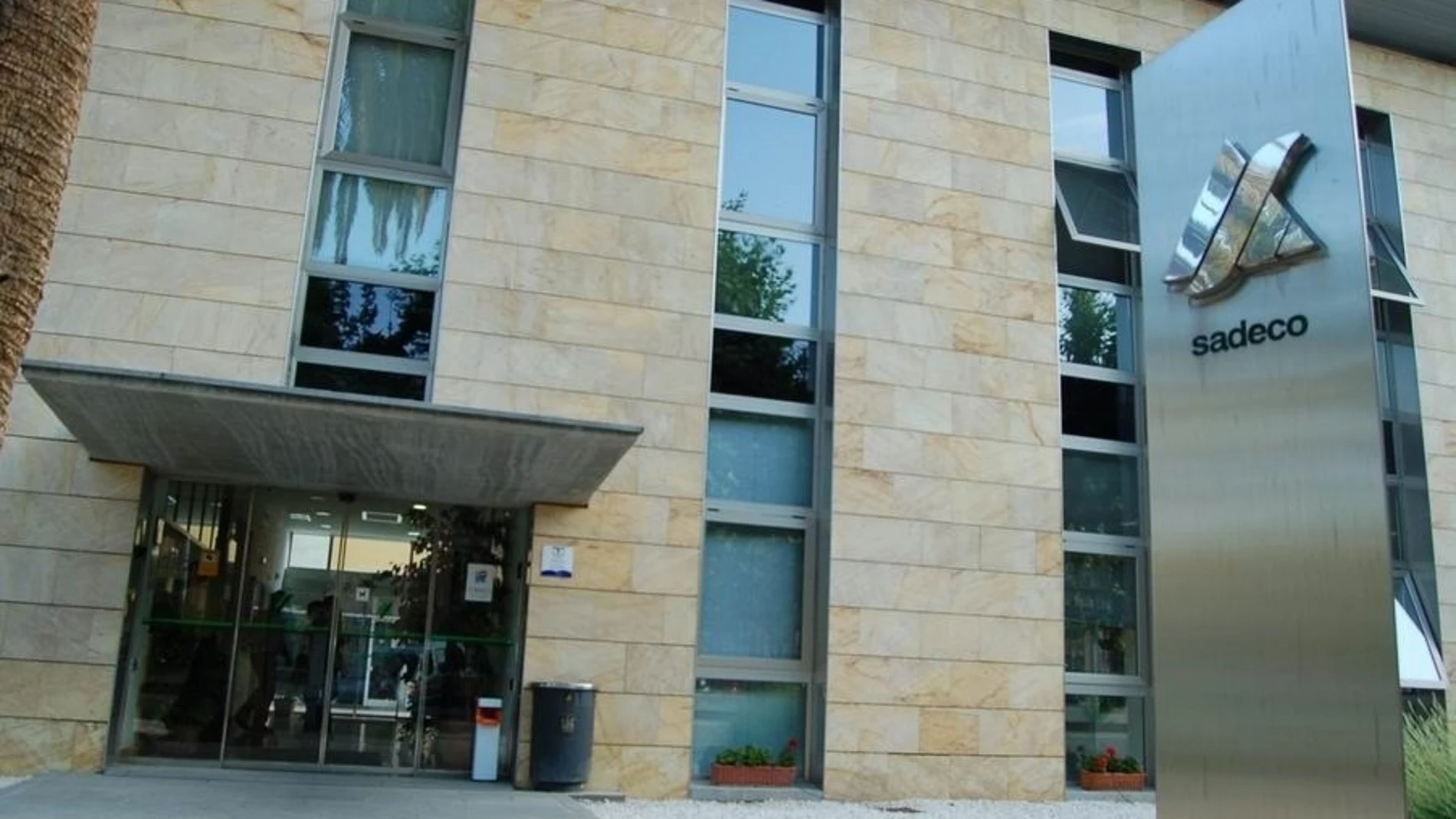 Fachada de Sadeco