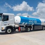 Camión cisterna de combustible renovable HVO100 de MOEVE