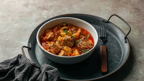 El guiso de cuchara con saborazo a mar que solo vas a poder comer en Cantabria