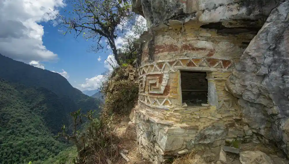 Descubren más de 100 nuevas estructuras de gran cultura prehispánica en la selva de Perú