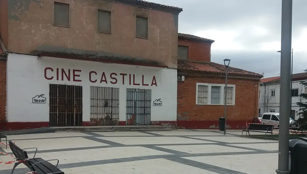 Plaza del míticp Cine Castilla del barrio Girón de Valladolid