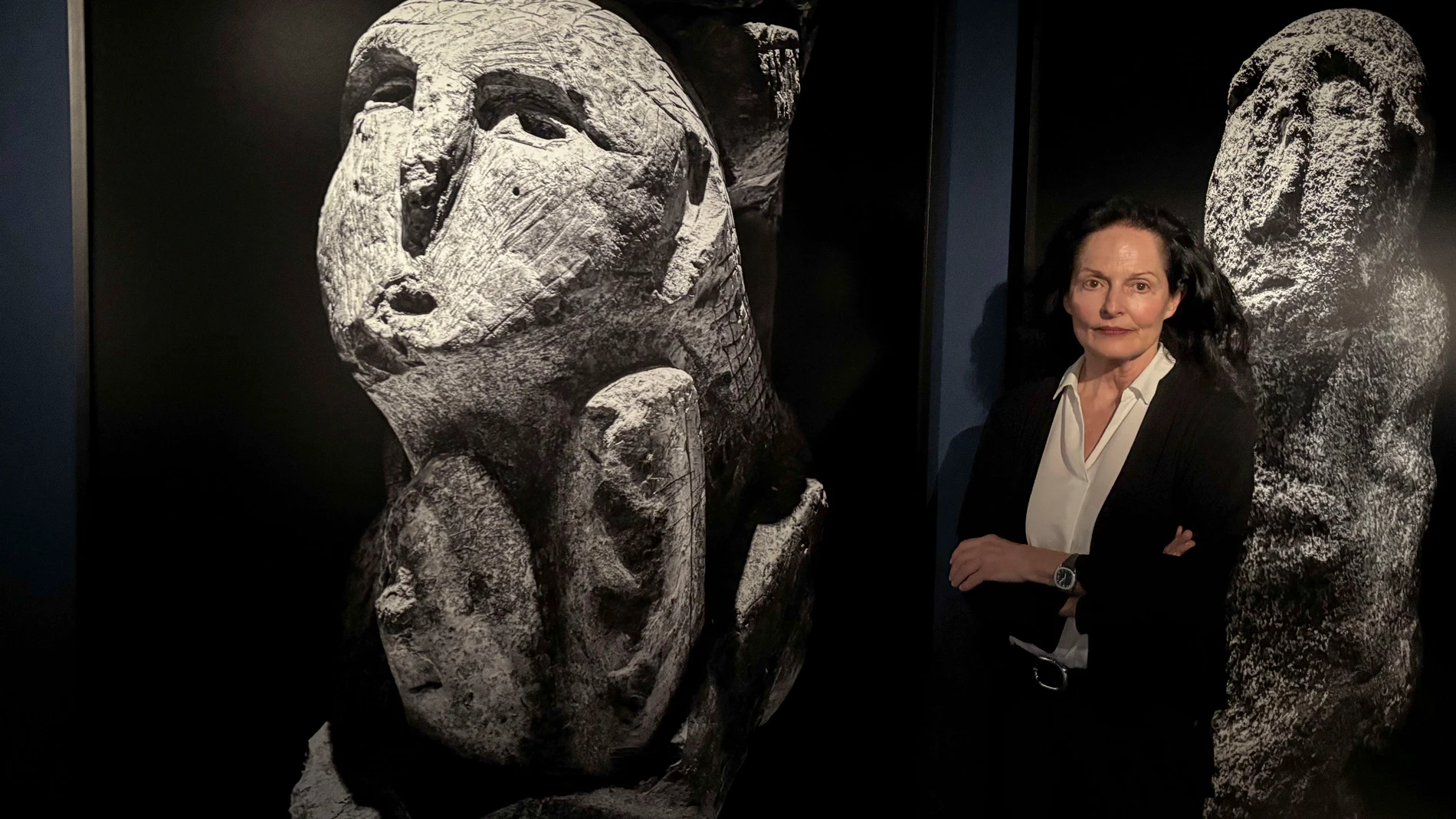 ALTAMIRA (CANTABRIA), 22/05/2025.- La fotógrafa Isabel Muñoz, Premio Nacional de Fotografía 2016 y académica de Bellas Artes, mostrará del 23 de mayo al 26 de octubre en el museo Altamira de Santillana del Mar (Cantabria) una exposición fotográfica sobre el origen de Turquía y su humanidad. 'Una nueva historia' es una exposición que sitúa al espectador en el décimo milenio antes de Cristo, con capturas tomadas de la frontera del país otomano con Siria, todas ellas hechas de noche y con luz na...