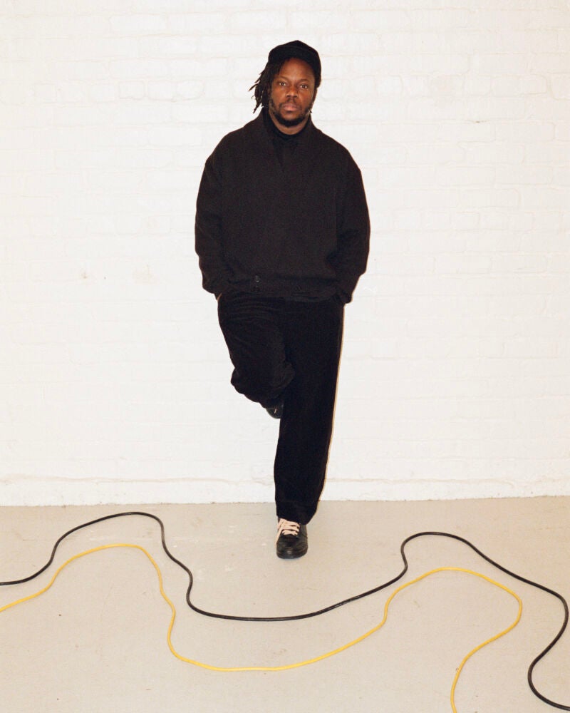 El último lanzamiento de Ambrose Akinmusire es «Honey from a winter stone». «Es una investigación sobre los opuestos, sobre cosas que parecen opuestas: como la música clásica y el hip-hop».