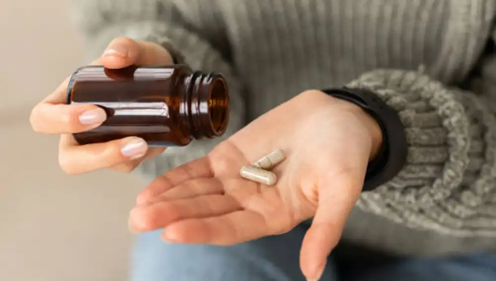 Estas son las vitaminas que se recomienda comenzar a tomar después de los 30 para contrarrestar los cambios en el metabolismo