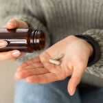 Estas son las vitaminas que se recomienda comenzar a tomar después de los 30 para contrarrestar los cambios en el metabolismo