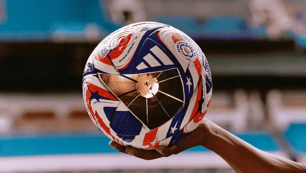 Balón del Mundial de Clubes 2025 de la FIFA (Adidas).