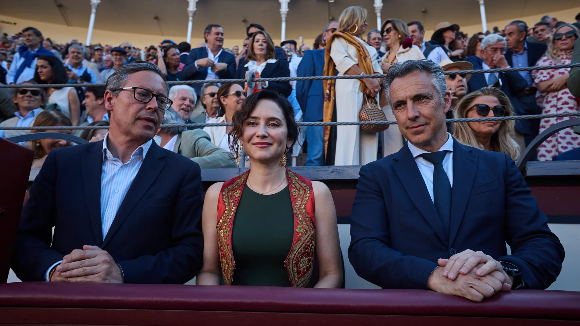 Emilio de Justo, Roca Rey y Tomás Rufo. Feria San Isidro en Las Ventas. Toros de Victoriano del Río / Toros de Cortés. © Alberto R. Roldán / Diario La Razón. 23 05 2025