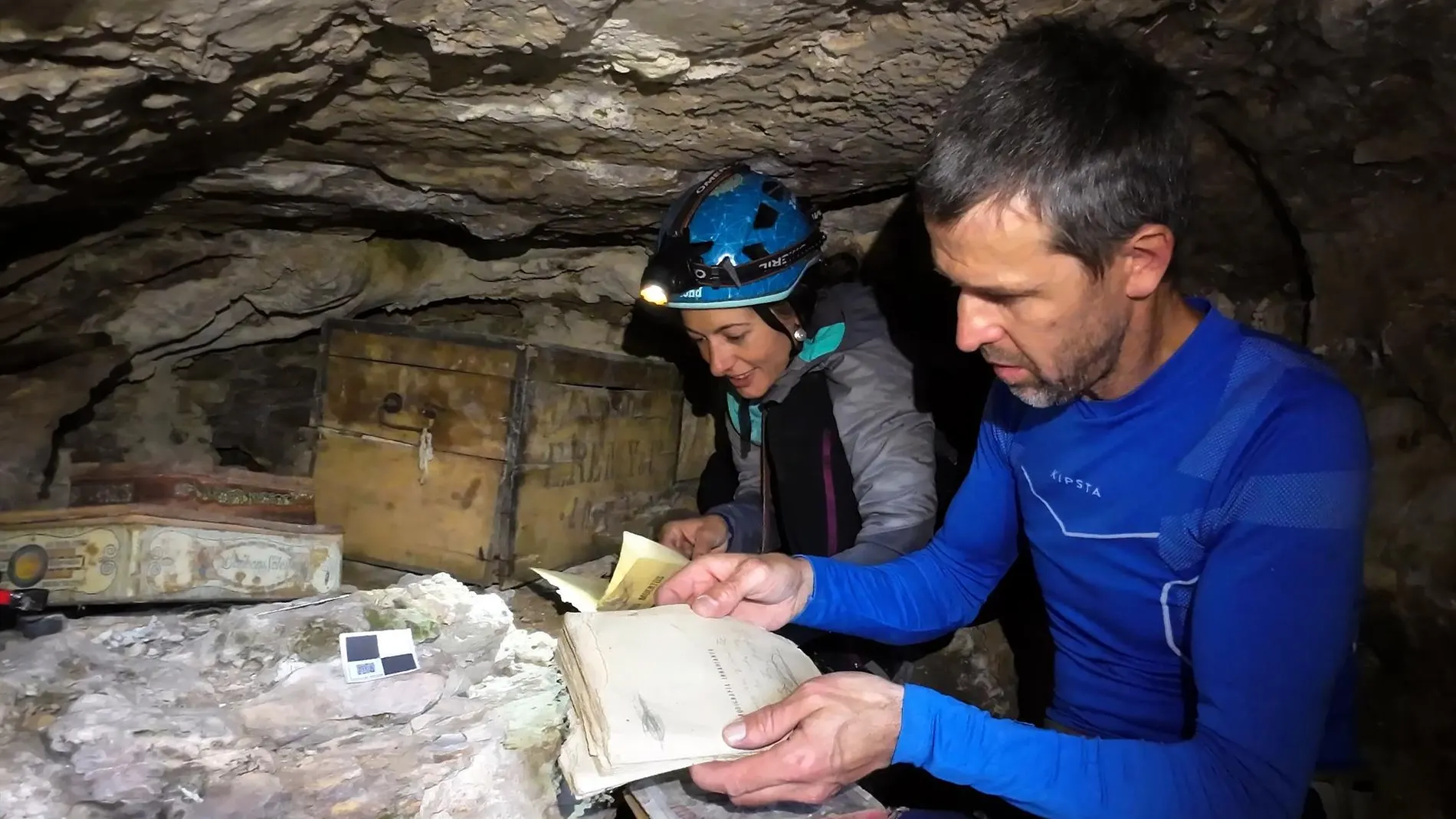 CANTABRIA.-Cultura recupera los documentos y enseres de la cueva refugio de la Brigada Machado en Liébana