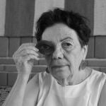 La fotógrafa Graciela Iturbide, retratada en su estudio de Coyoacán en 2023