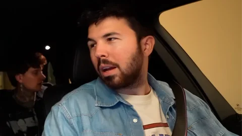 El youtuber Willyrex revela su peculiar forma de prepararse para el carnet de coche: conduciendo en un videojuego