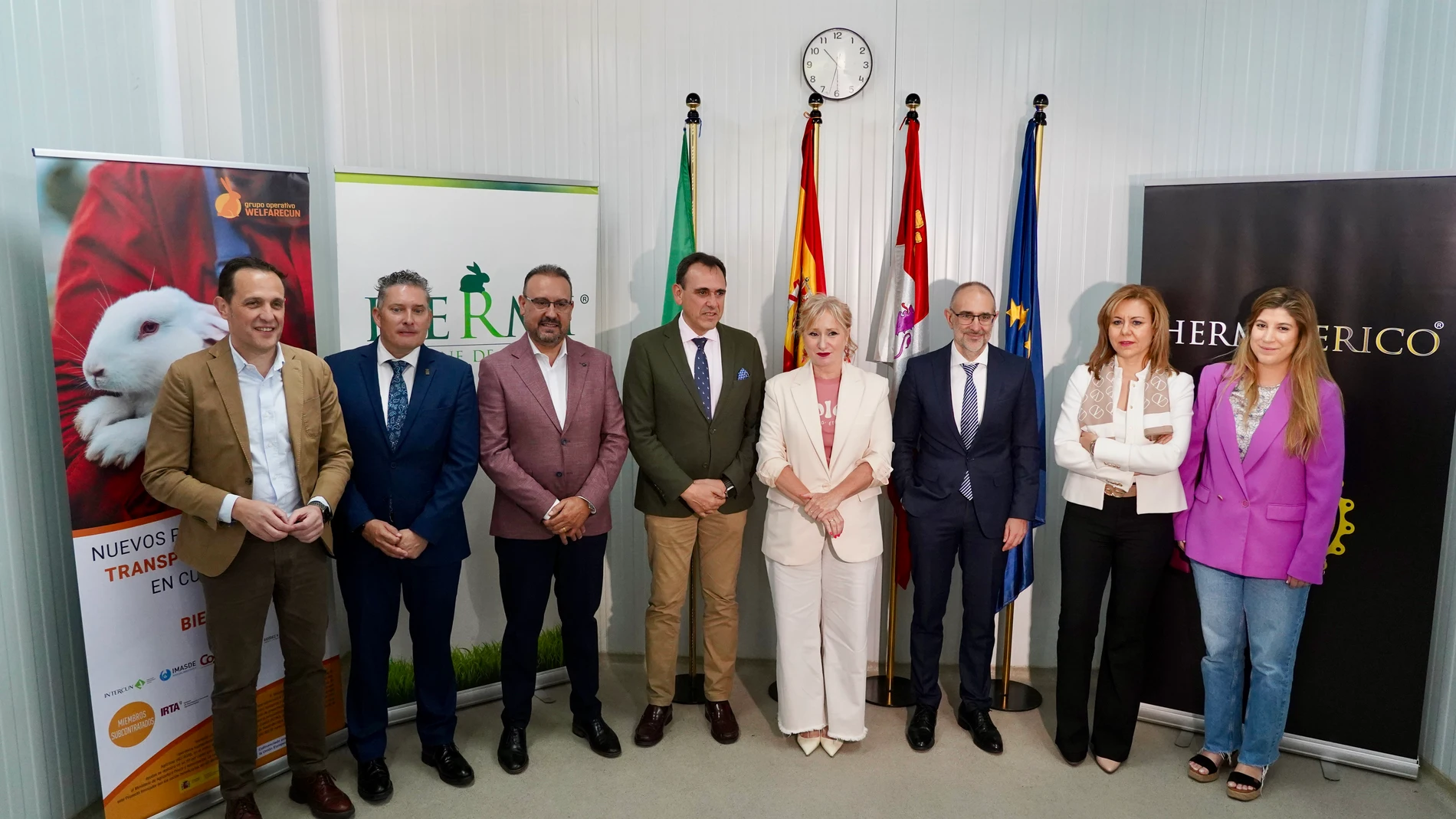 La consejera Leticia García visita Hermi, junto a, entre otros, el presidente de la Diputación de Valladolid, Conrado Íscar