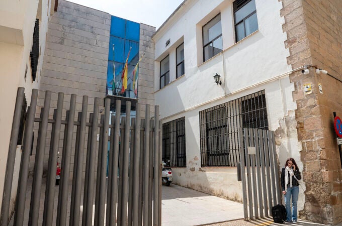 La defensa del padre de acogida de Linares atribuye el "lapsus" a su medicación