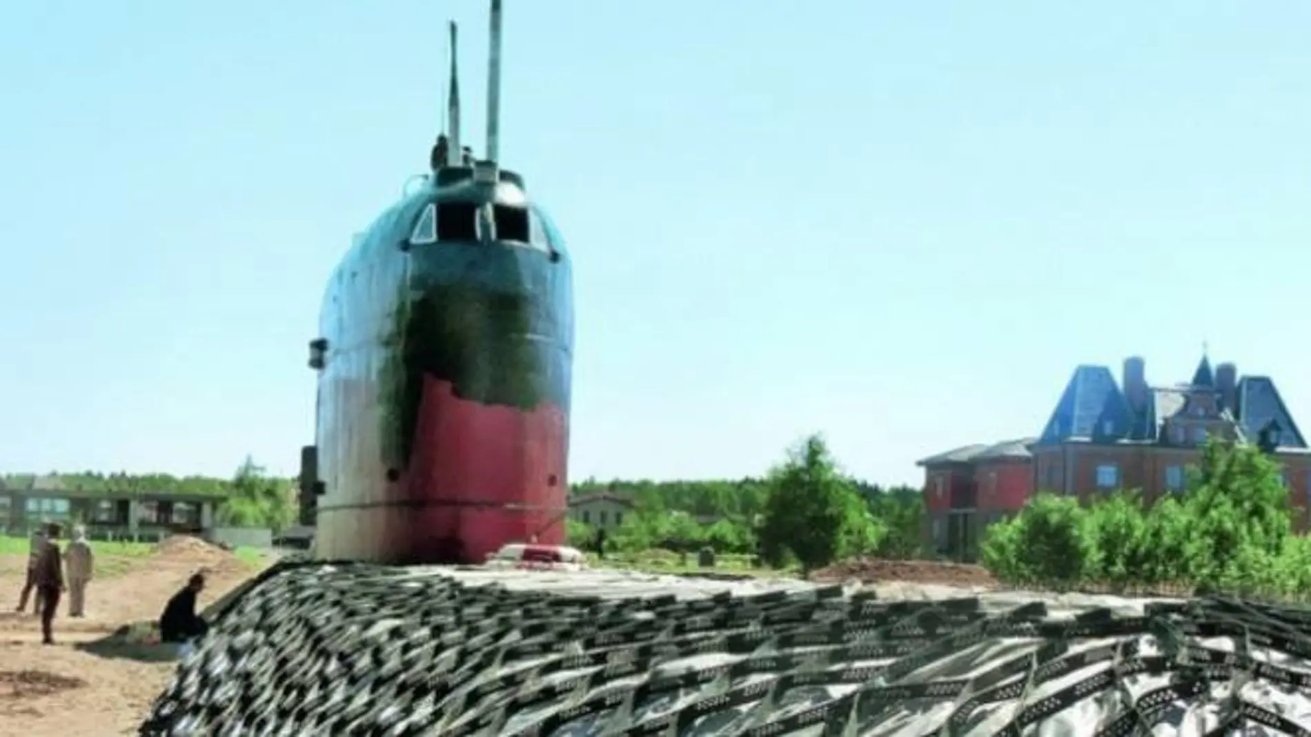 Por qué está el submarino nuclear ‘maldito’ K-19 semienterrado en una residencia privada cerca de Moscú.