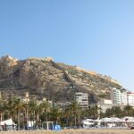 Alicante cierra el castillo y los parques y refuerza la vigilancia de barrancos ante la alerta naranja por lluvia