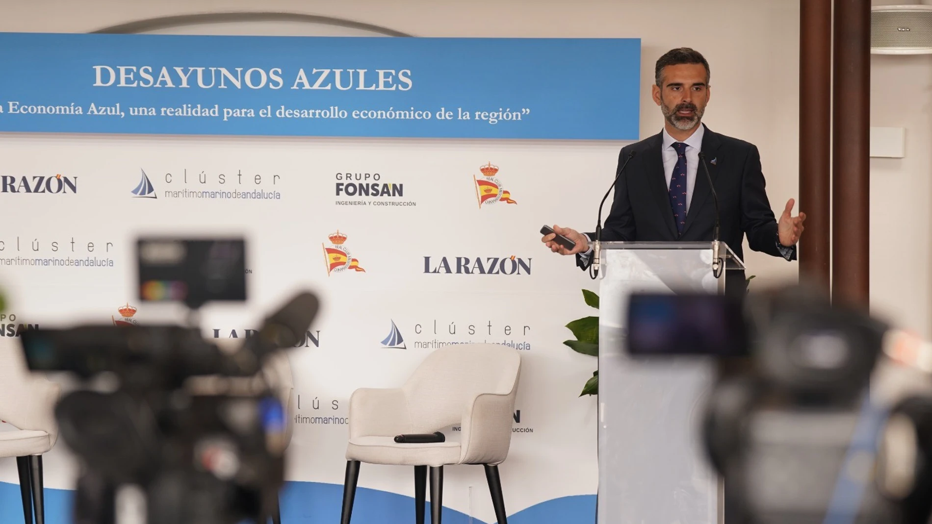 El consejero de Agricultura, Ramón Fernández-Pacheco