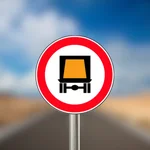 ¿Qué significa esta señal que se encuentra por toda la geografía española? pocos conductores lo saben