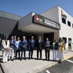 Mañueco visita la remodelada estación de autobuses de Ponferrada junto al consejero Sanz Merino y el alcalde berciano Marco Morala, entre otras autoridades