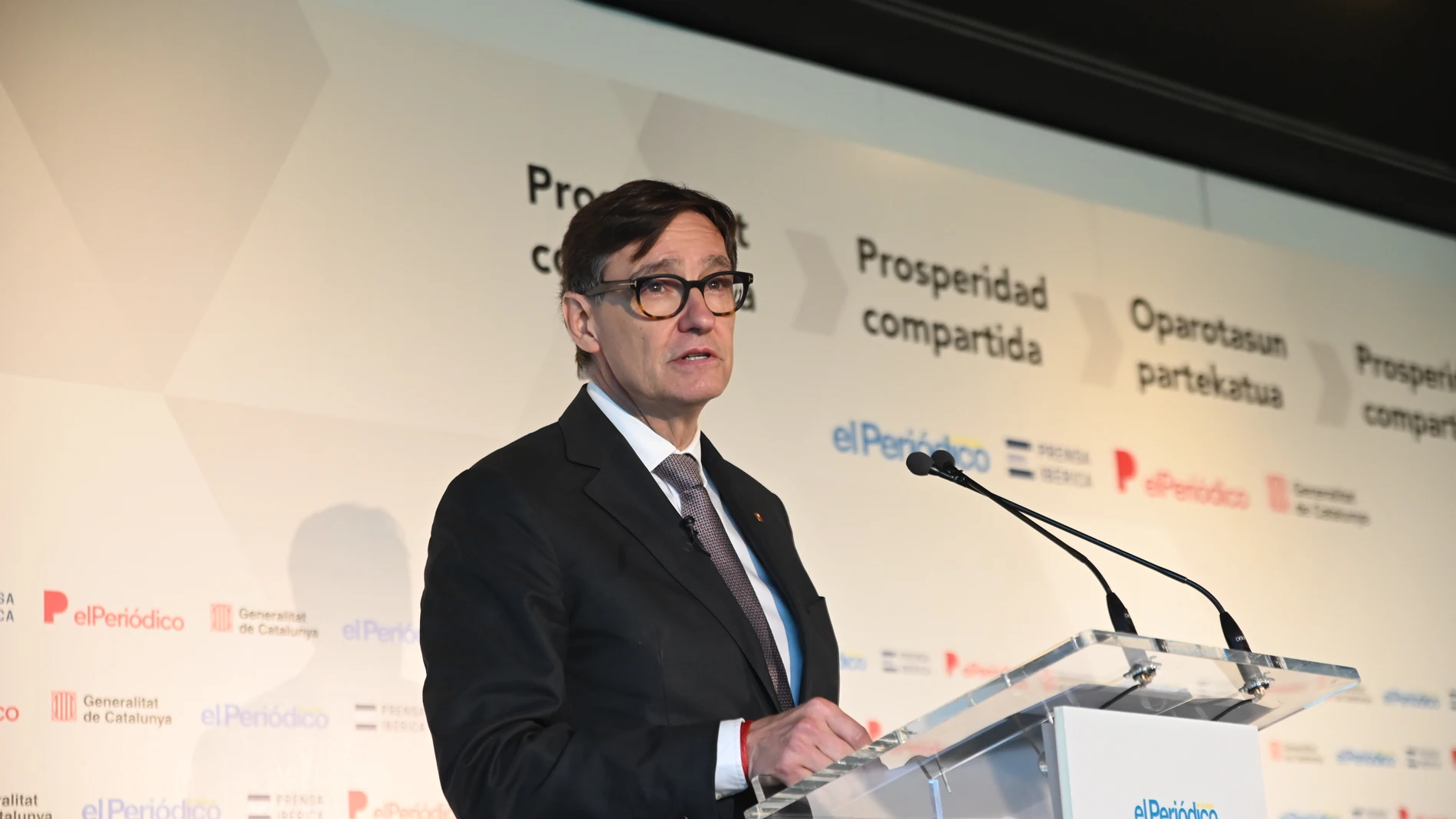 El presidente de la Generalitat de Cataluña, Salvador Illa, participa en un desayuno informativo, organizado por El Periódico de Aragón, a 23 de mayo de 2025, en Zaragoza, Aragón (España). 23 MAYO 2025;DESAYUNOS; Ramón Comet / Europa Press 23/05/2025