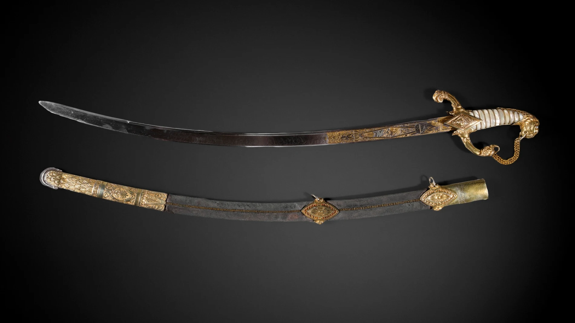 PARÍS, 23/05/2025.-Un sable utilizado por Napoleón Bonaparte durante todo su período como emperador fue subastado en casi 4,7 millones de euros, anunció este viernes la casa de subastas parisina Drouot. El precio total alcanzó 4,663 millones, gastos incluidos, en una subasta que tuvo lugar en la noche del jueves en Drouot, aunque organizada por la casa de ventas Giquello.- EFE/ Drouot ***SOLO USO EDITORIAL/SOLO DISPONIBLE PARA ILUSTRAR LA NOTICIA QUE ACOMPAÑA (CRÉDITO OBLIGATORIO)***