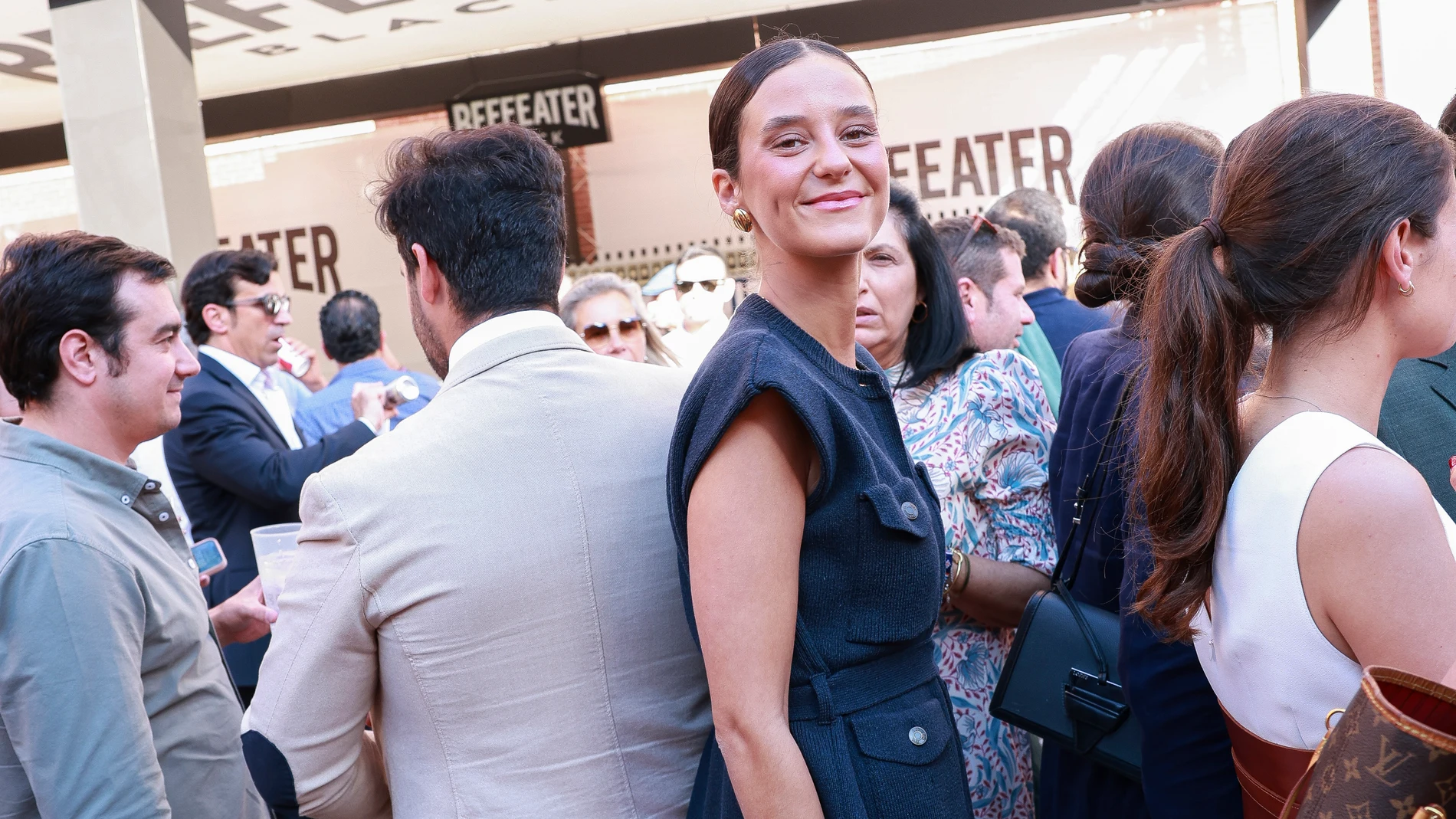 Victoria Federica con look casual en Las Ventas de Madrid por San Isidro.