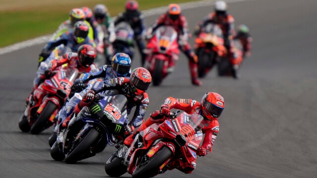 Marc Márquez, en el comienzo de la carrera de MotoGP en Silverstone