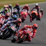 Marc Márquez, en el comienzo de la carrera de MotoGP en Silverstone