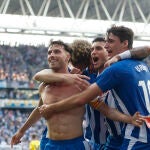 Javi Puado celebra el primer gol del Espanyol