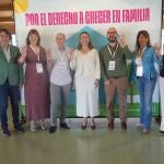 La consejera de Política Social, Familias e Igualdad, Conchita Ruiz, y la concejala de Bienestar Social del Ayuntamiento de Cartagena, Cristina Mora, junto a representantes deAFAMU y ASEAF, durante el Encuentro Nacional de Familias de Acogida
