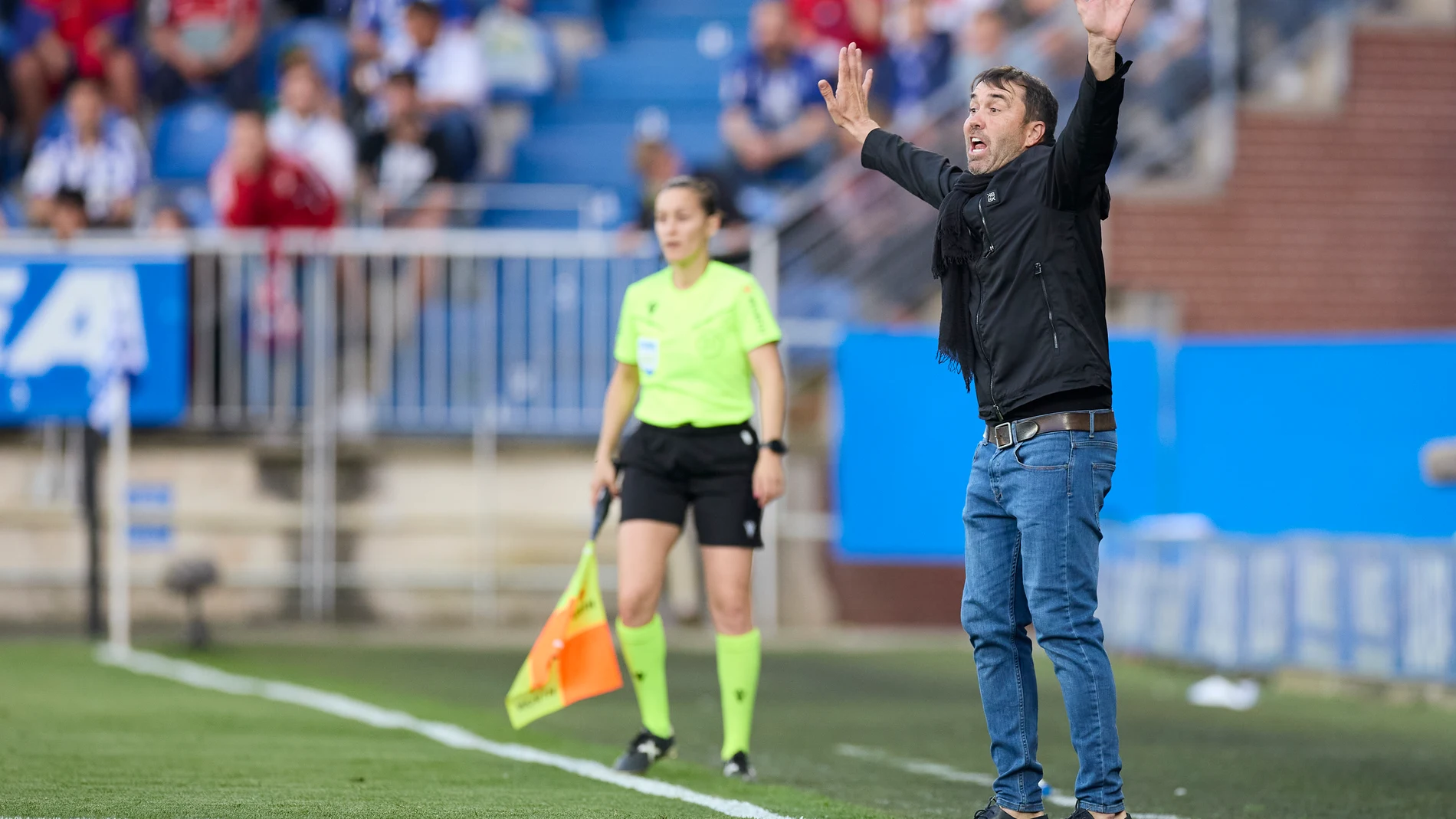 Eduardo Coudet head coach of Deportivo Alaves reacts during the LaLiga EA Sports match between Deportivo Alaves and CA Osasuna at Mendizorrotza on May 24, 2025, in Vitoria, Spain. AFP7 24/05/2025 ONLY FOR USE IN SPAIN