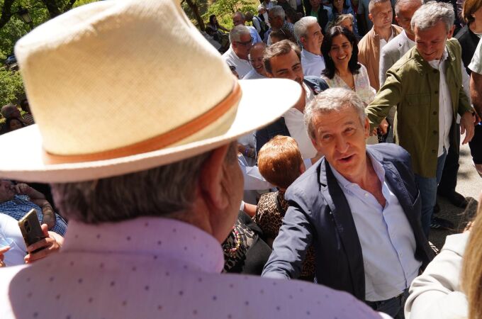 Crónica.- Feijóo vuelve a su kilómetro cero para "ilusionar" antes del congreso y "no gobernar por desgaste del PSOE"