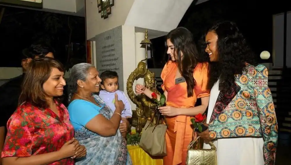 Paula Pérez durante una visita a Nagpur, India