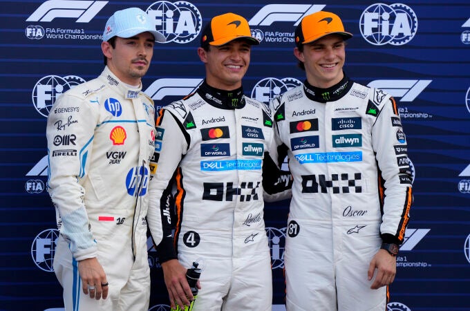 Leclerc, Lando Norris y Oscar Piastri 