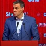 El presidente del Gobierno, Pedro Sánchez, en la apertura del Consejo de la Internacional Socialista, celebrado en Estambul