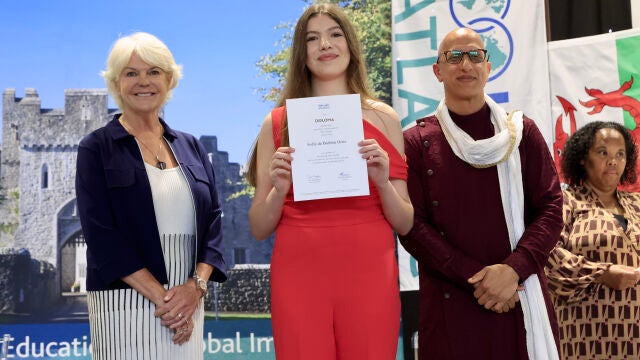 Los reyes asisten a la graduación de la infanta Sofía en el UWC Atlantic College