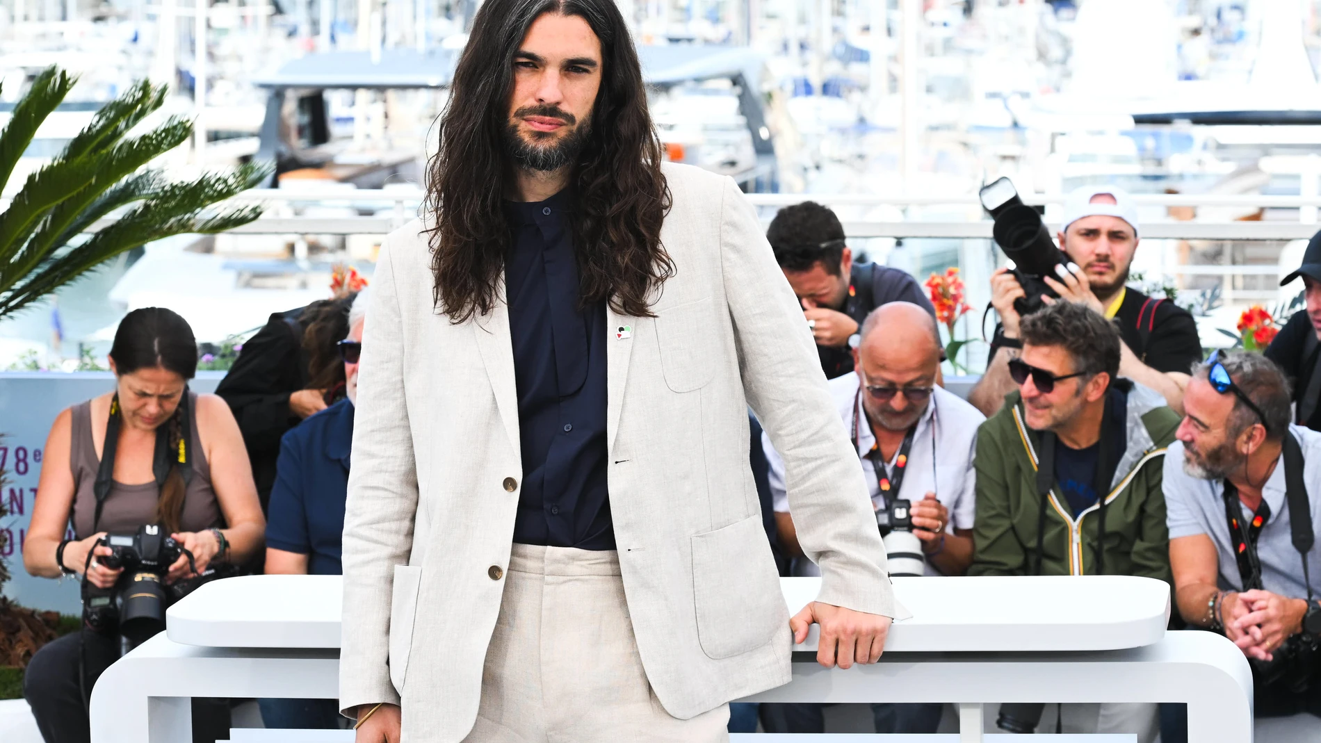 Cannes, France, Cannes: Cannes, 78th Cannes Film Festival 2025 - day 4 - Photocall of the film 'Sirat'. In the photo Oliver Laxe,Image: 999809543, License: Rights-managed, Restrictions: * Italy Rights OUT *, Model Release: no, Credit line: Alberto Terenghi / Zuma Press / ContactoPhoto Editorial licence valid only for Spain and 3 MONTHS from the date of the image, then delete it from your archive. For non-editorial and non-licensed use, please contact EUROPA PRESS. 16/05/2025 ONLY FOR USE IN ...