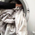Dormir con la cama limpia: con qué frecuencia debes cambiar las sábanas y cuál es el mejor método para lavarlas, según los expertos