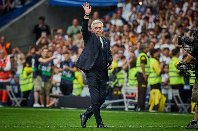 Real Madrid - Real Sociedad. Despedida de Luka Modric y Carlo Ancelotti. La Liga. Ultima alineación del entre