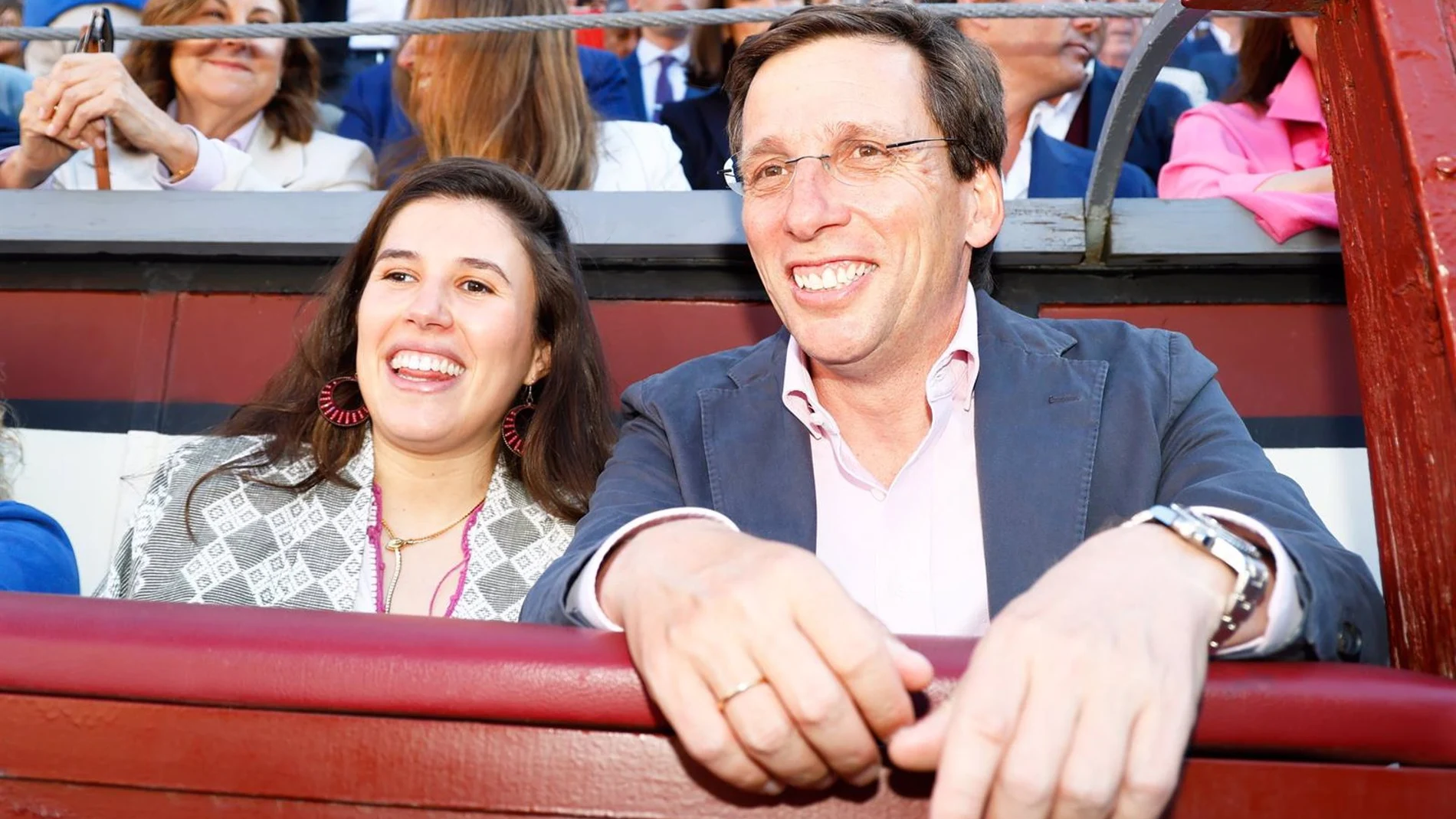 José Luis Martínez-Almeida y Teresa Urquijo, pletóricos ante la llegada de su primer hijo