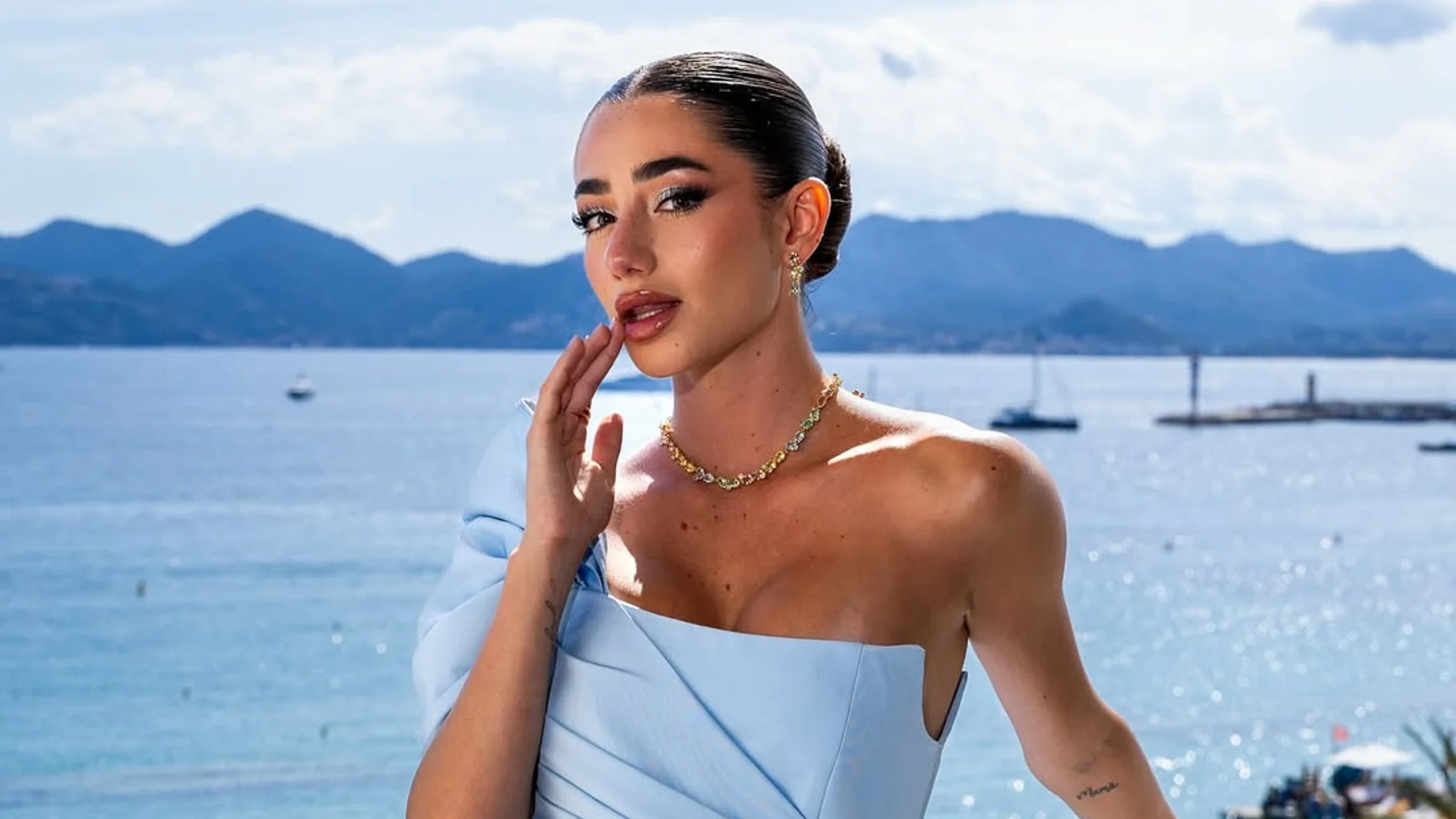 Lola Lolita en la alfombra roja de clausura del Festival de Cannes 2025.